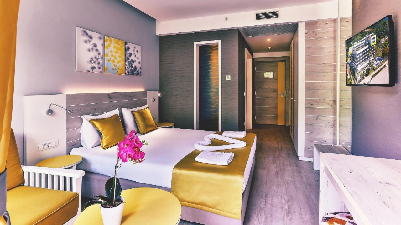 Carine Hotel Park 比耶拉 外观 照片